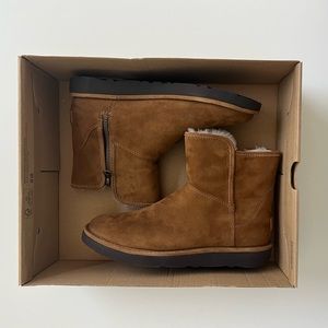 *NEW* UGG Abree Mini Boot